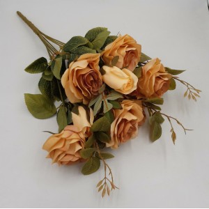 BUQUE COM 7 ROSAS+3 BOTÕES